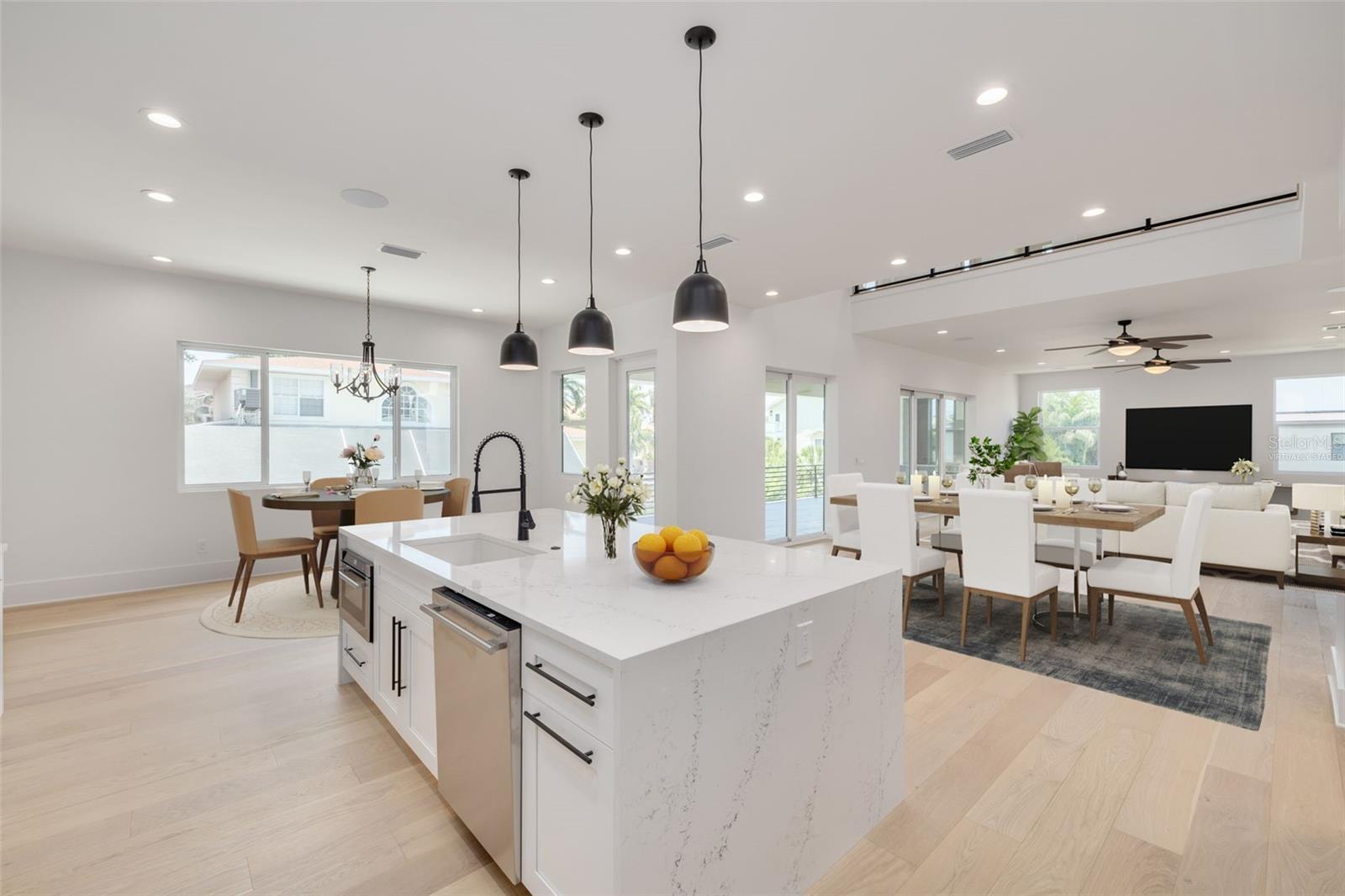 KIPP'S COLONY ESTATES AT PASADENA YACHT/COUNTRY CL - Residential