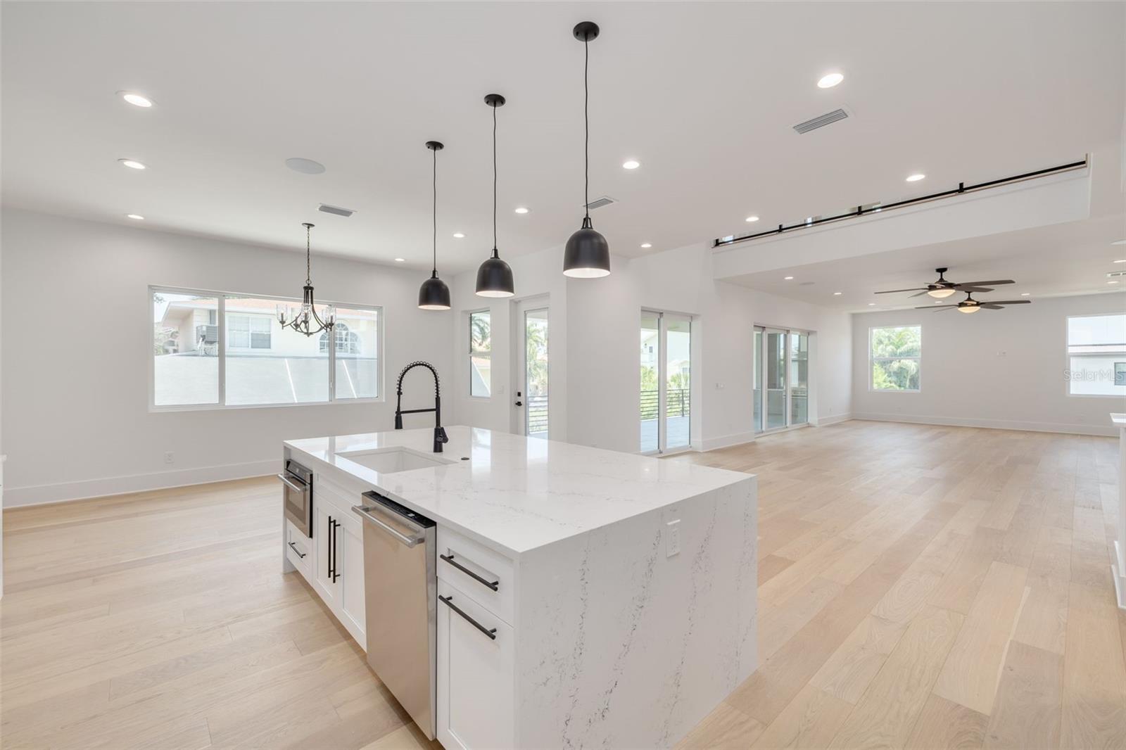 KIPP'S COLONY ESTATES AT PASADENA YACHT/COUNTRY CL - Residential