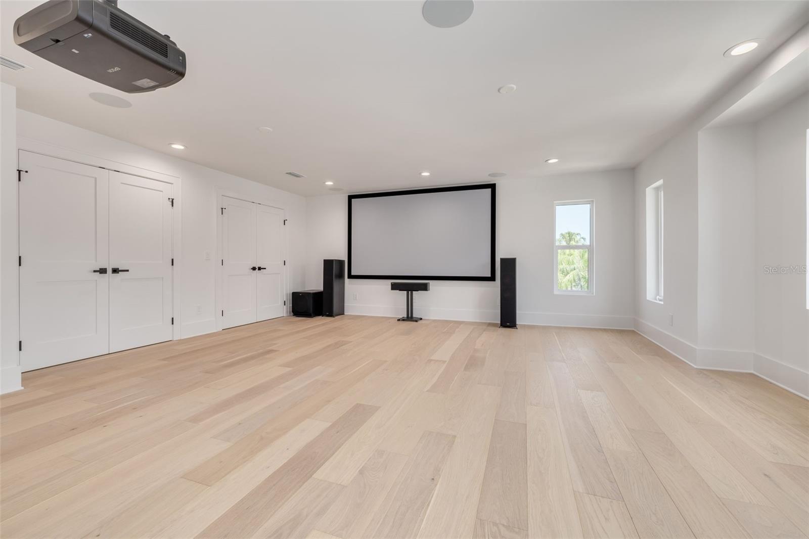 KIPP'S COLONY ESTATES AT PASADENA YACHT/COUNTRY CL - Residential