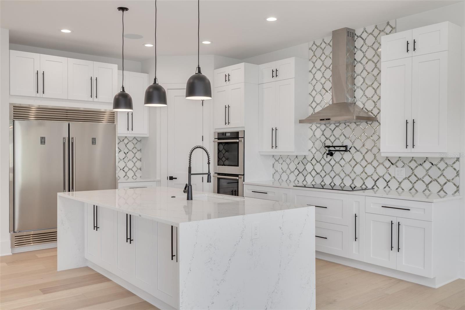 KIPP'S COLONY ESTATES AT PASADENA YACHT/COUNTRY CL - Residential