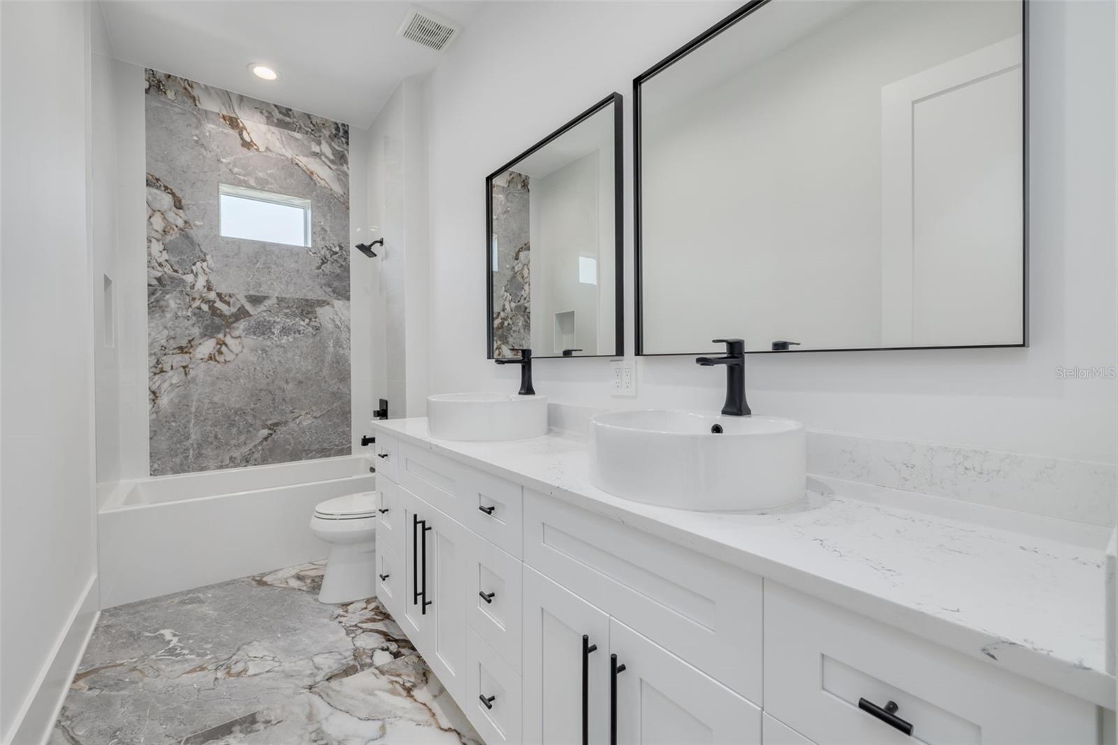 KIPP'S COLONY ESTATES AT PASADENA YACHT/COUNTRY CL - Residential