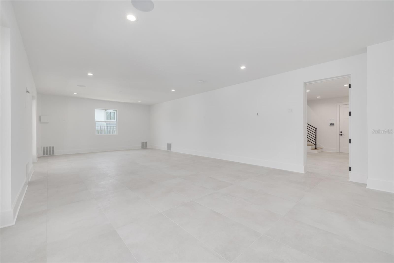 KIPP'S COLONY ESTATES AT PASADENA YACHT/COUNTRY CL - Residential