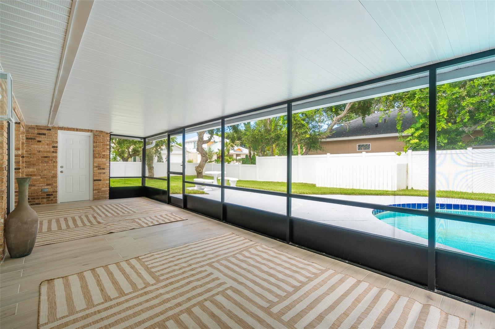 LIGHTHOUSE SHORES - Residential