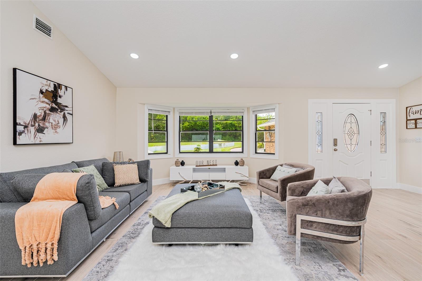 LIGHTHOUSE SHORES - Residential