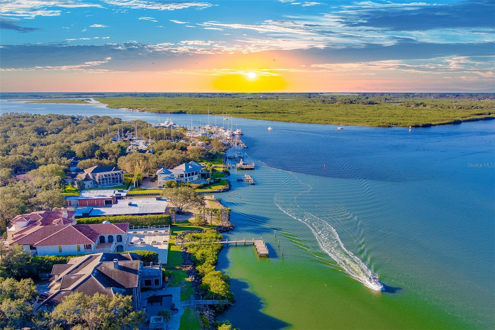 LIGHTHOUSE SHORES - Residential