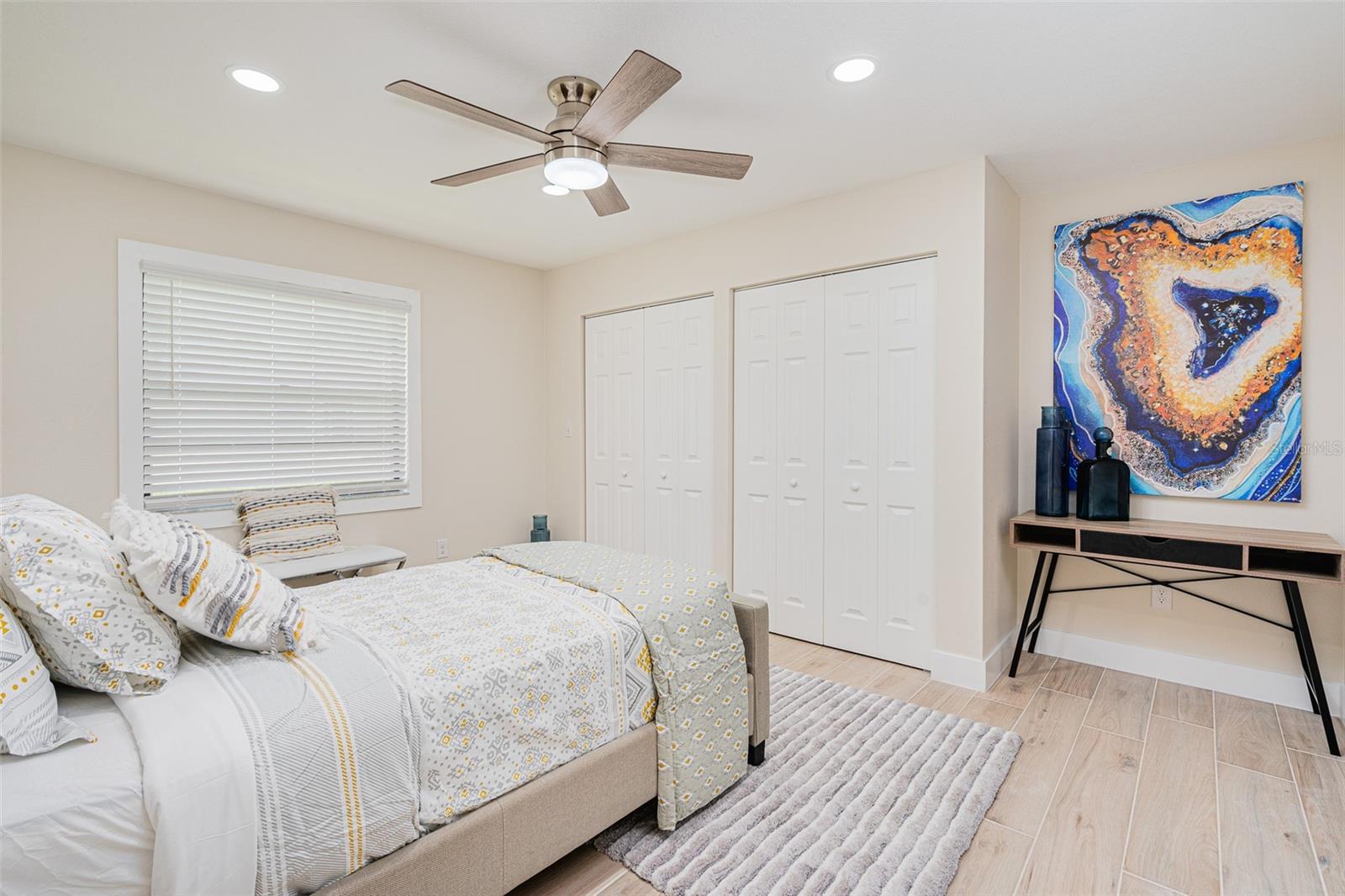 LIGHTHOUSE SHORES - Residential