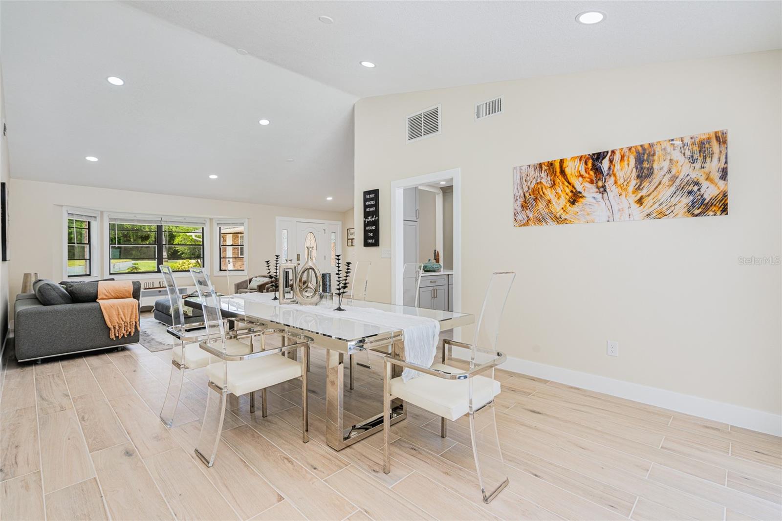 LIGHTHOUSE SHORES - Residential