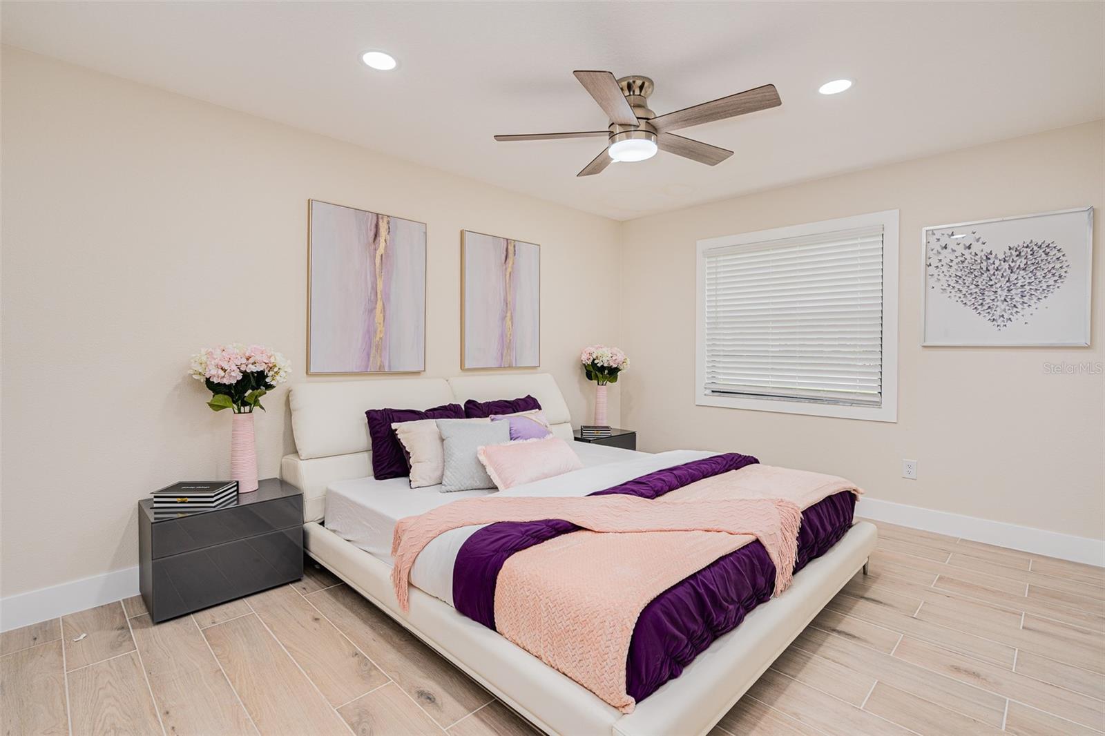 LIGHTHOUSE SHORES - Residential