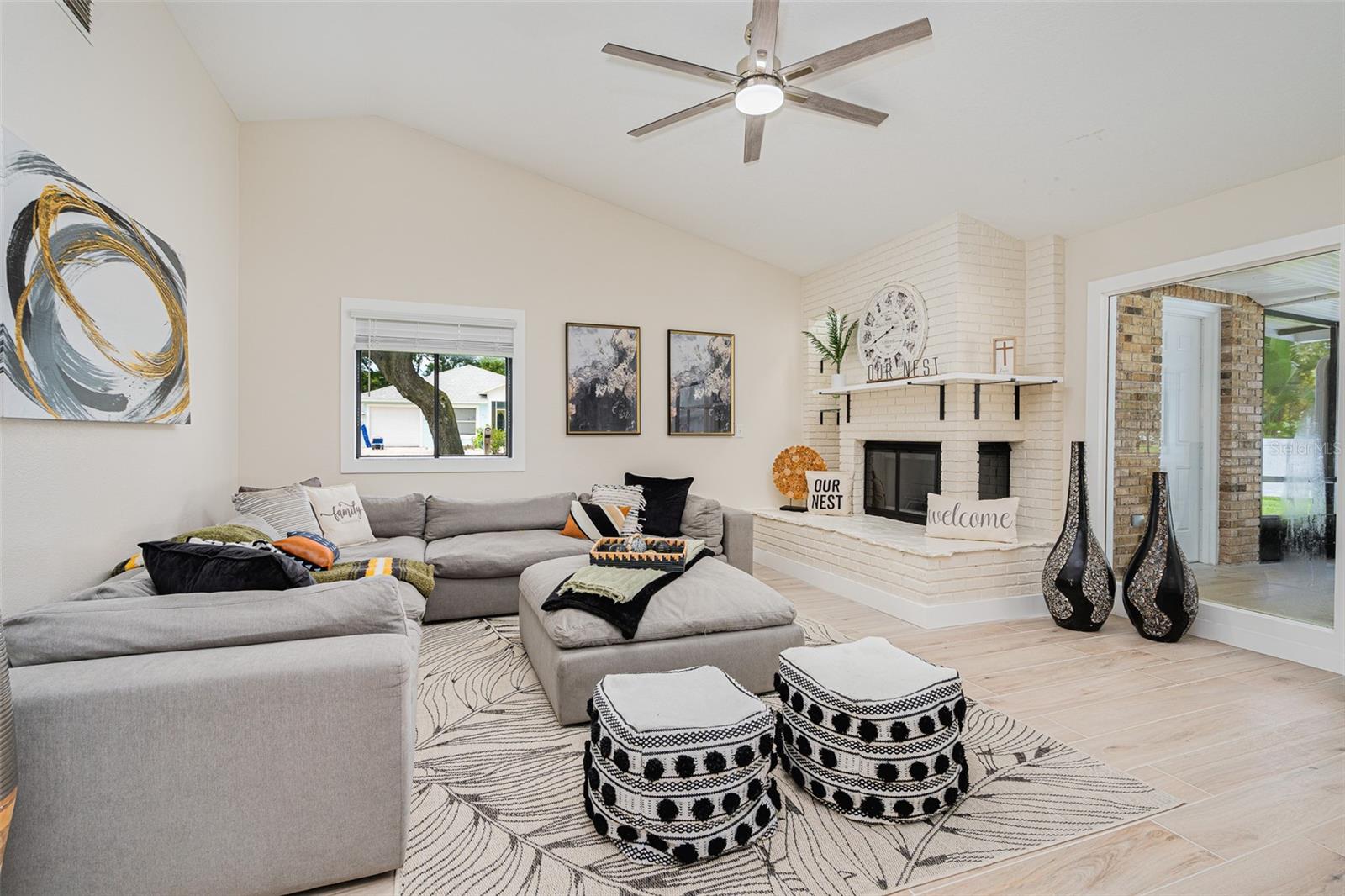 LIGHTHOUSE SHORES - Residential