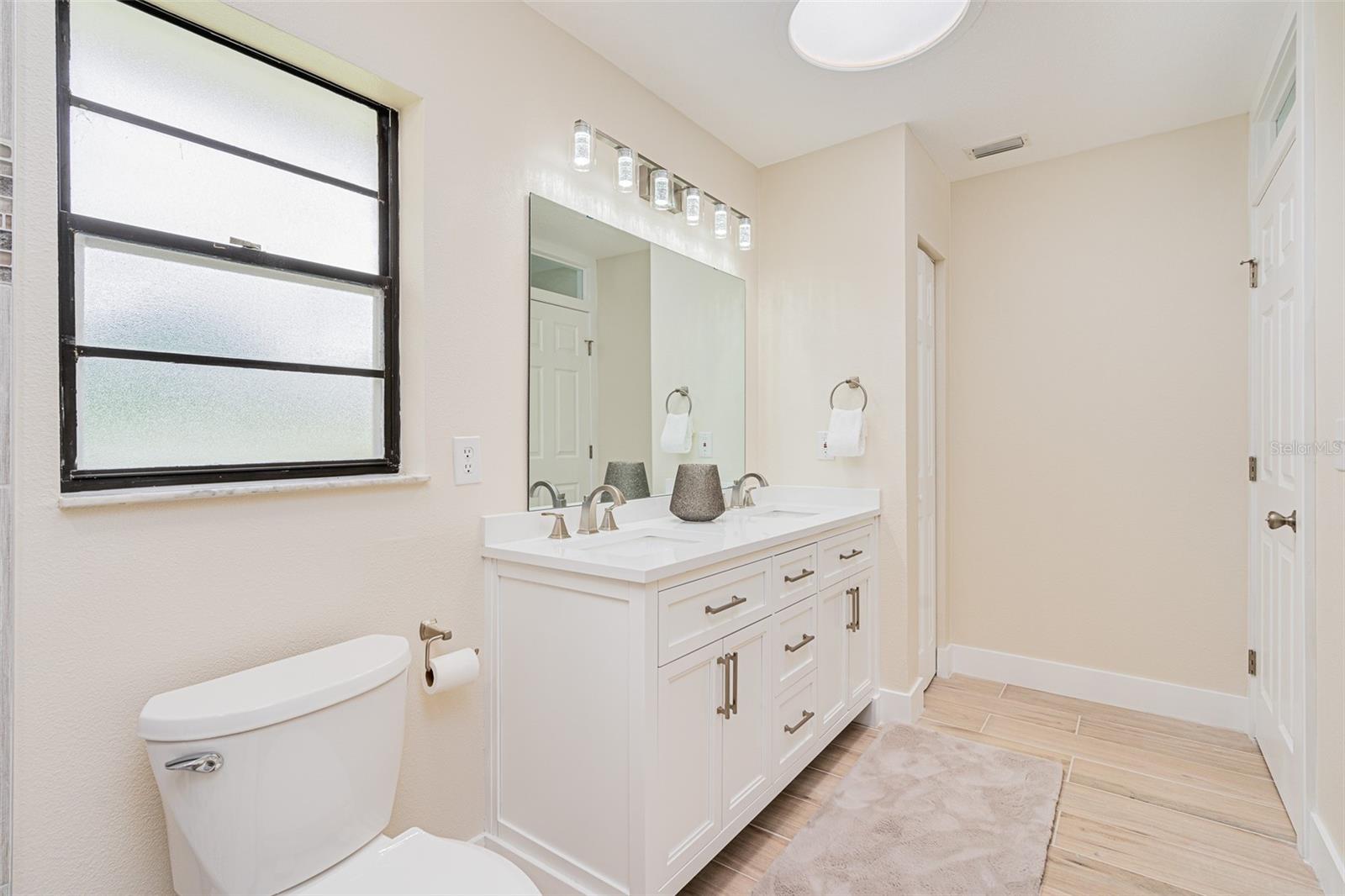 LIGHTHOUSE SHORES - Residential