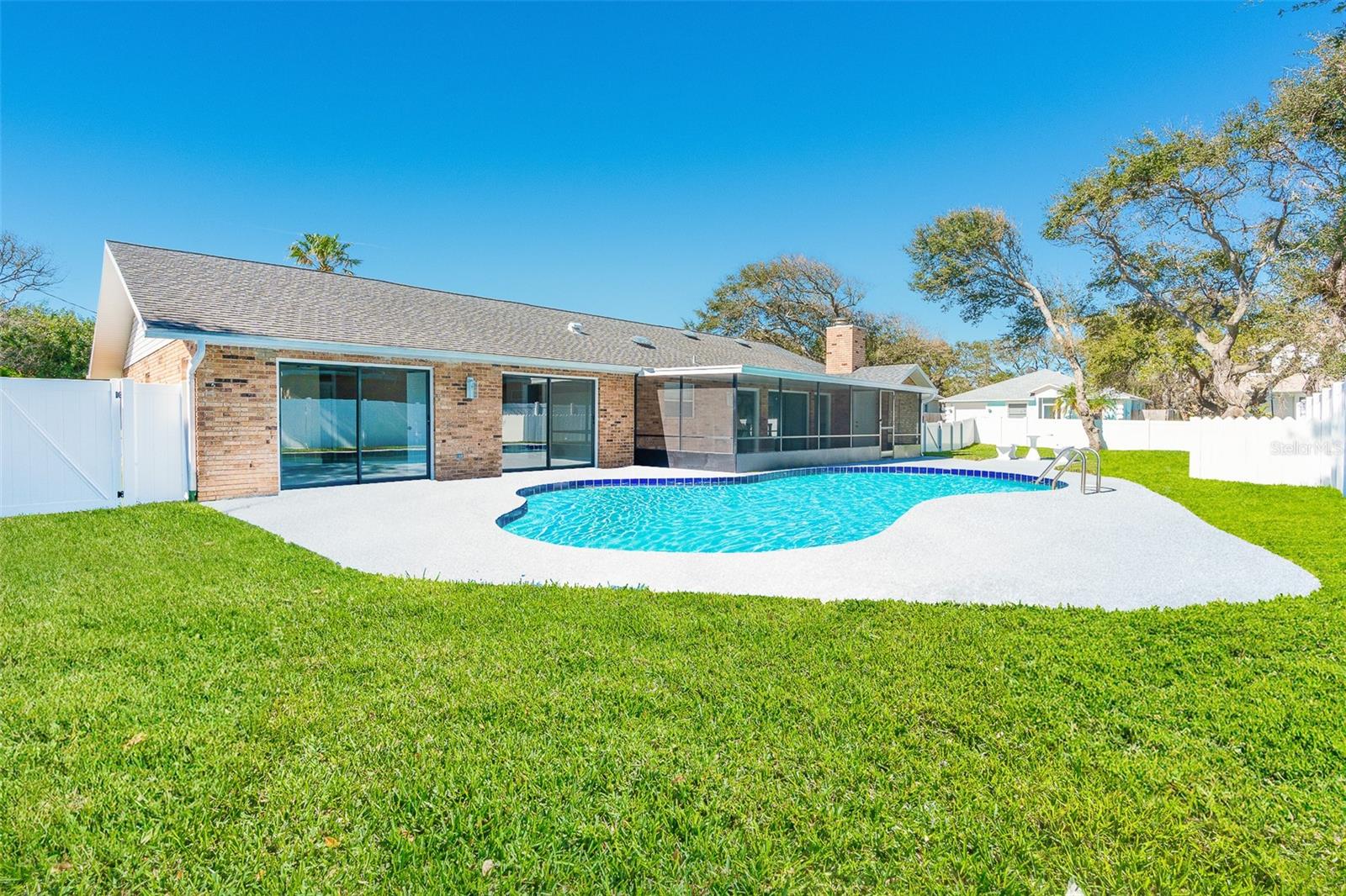 4745 DIXIE DRIVE