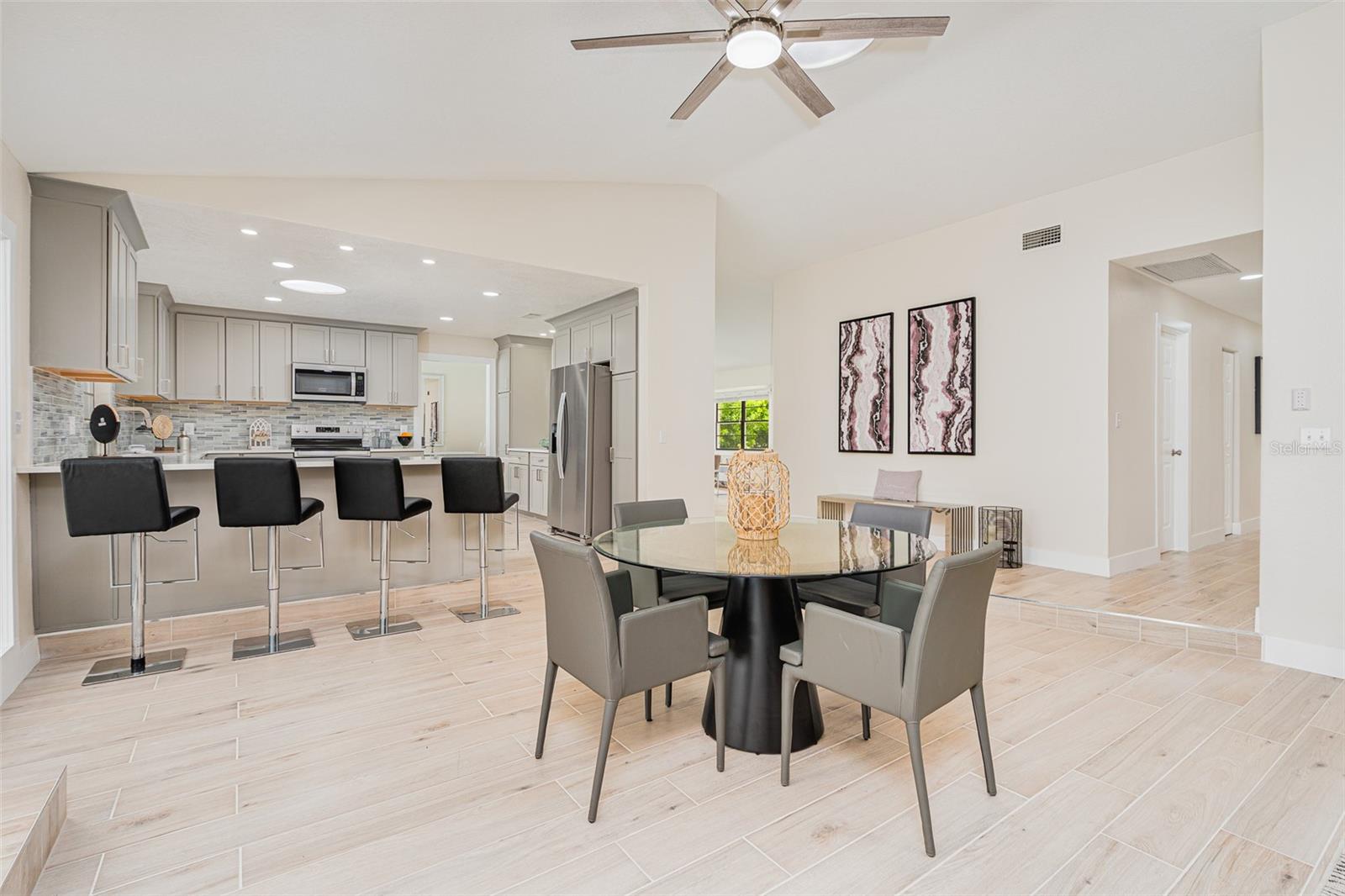 LIGHTHOUSE SHORES - Residential