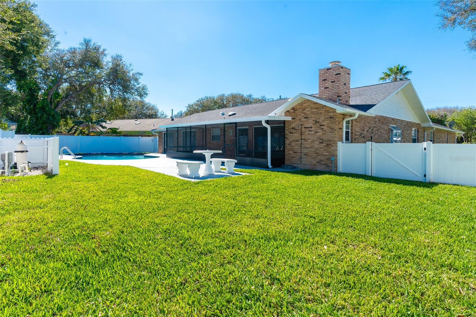 LIGHTHOUSE SHORES - Residential