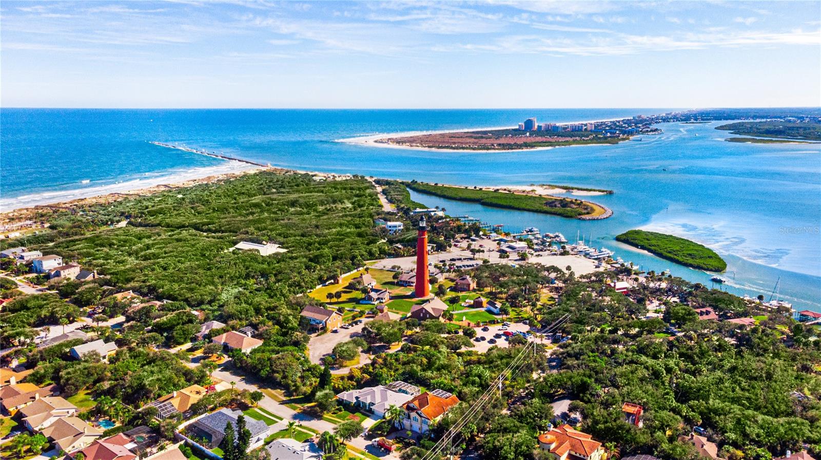 LIGHTHOUSE SHORES - Residential