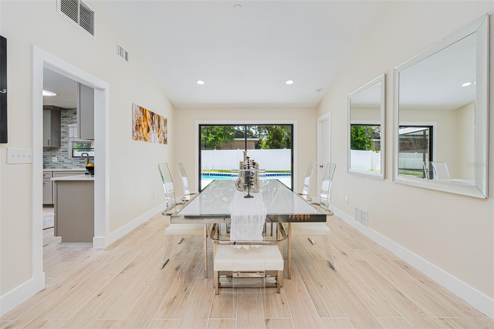 LIGHTHOUSE SHORES - Residential