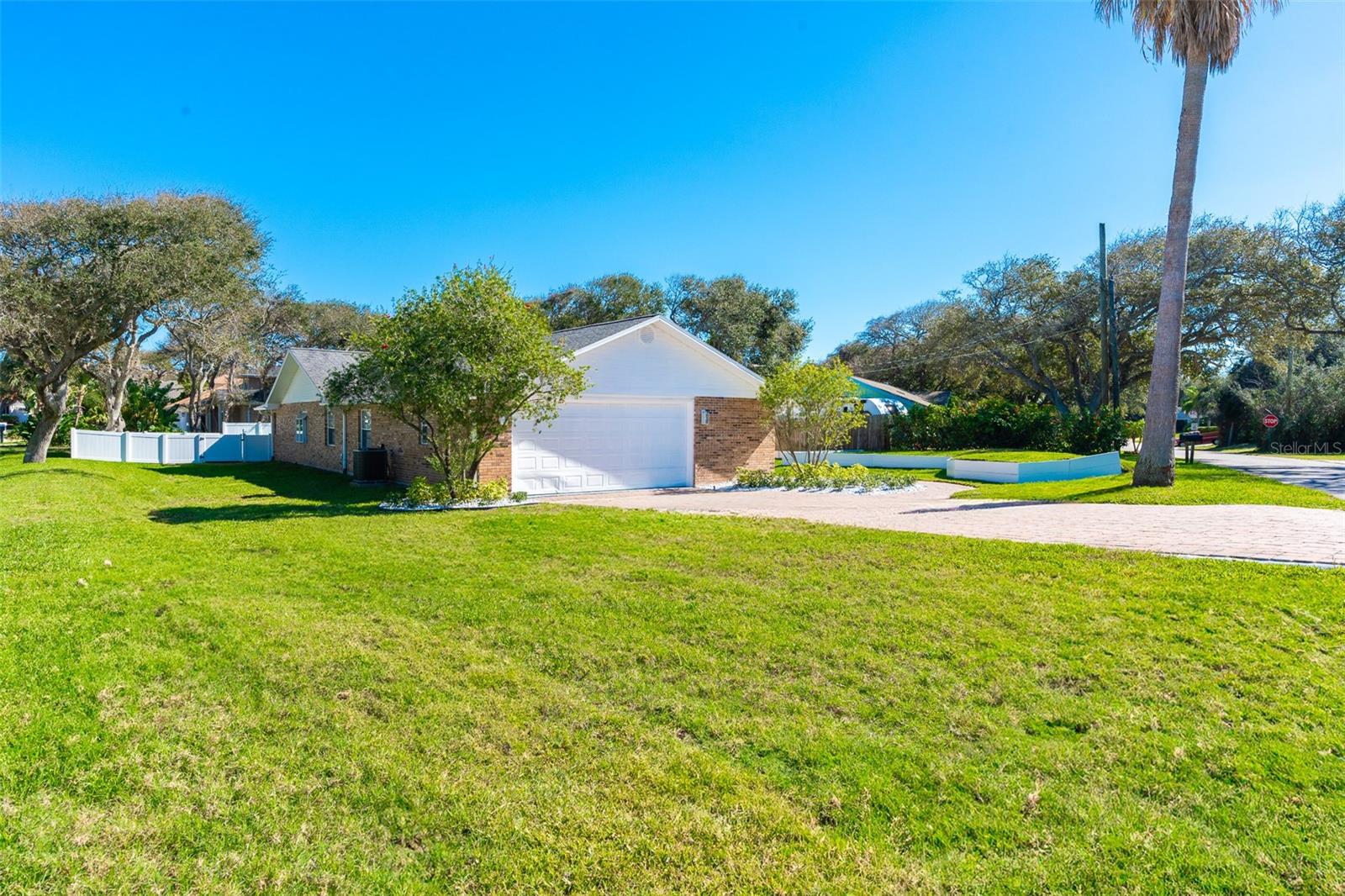 LIGHTHOUSE SHORES - Residential