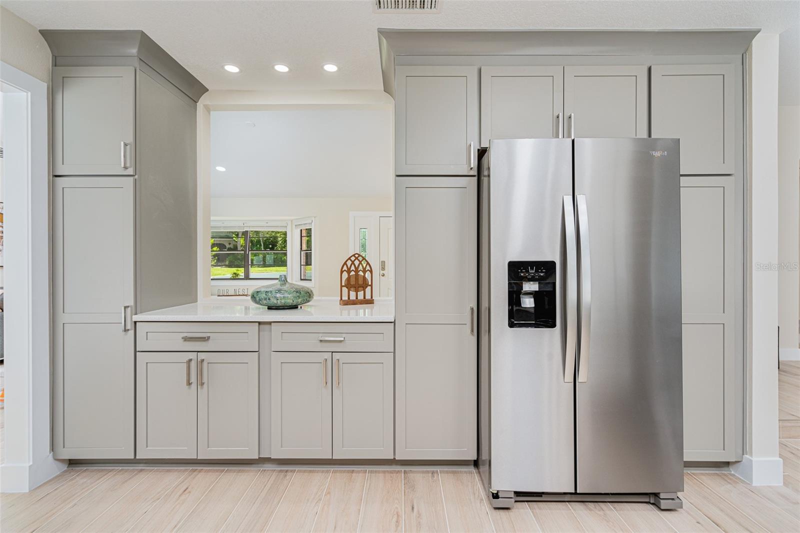 LIGHTHOUSE SHORES - Residential