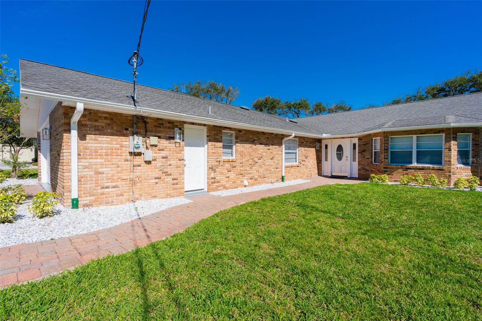 LIGHTHOUSE SHORES - Residential