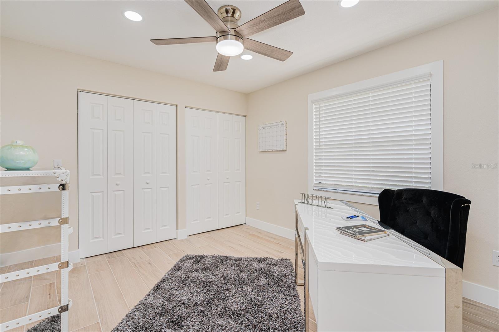 LIGHTHOUSE SHORES - Residential