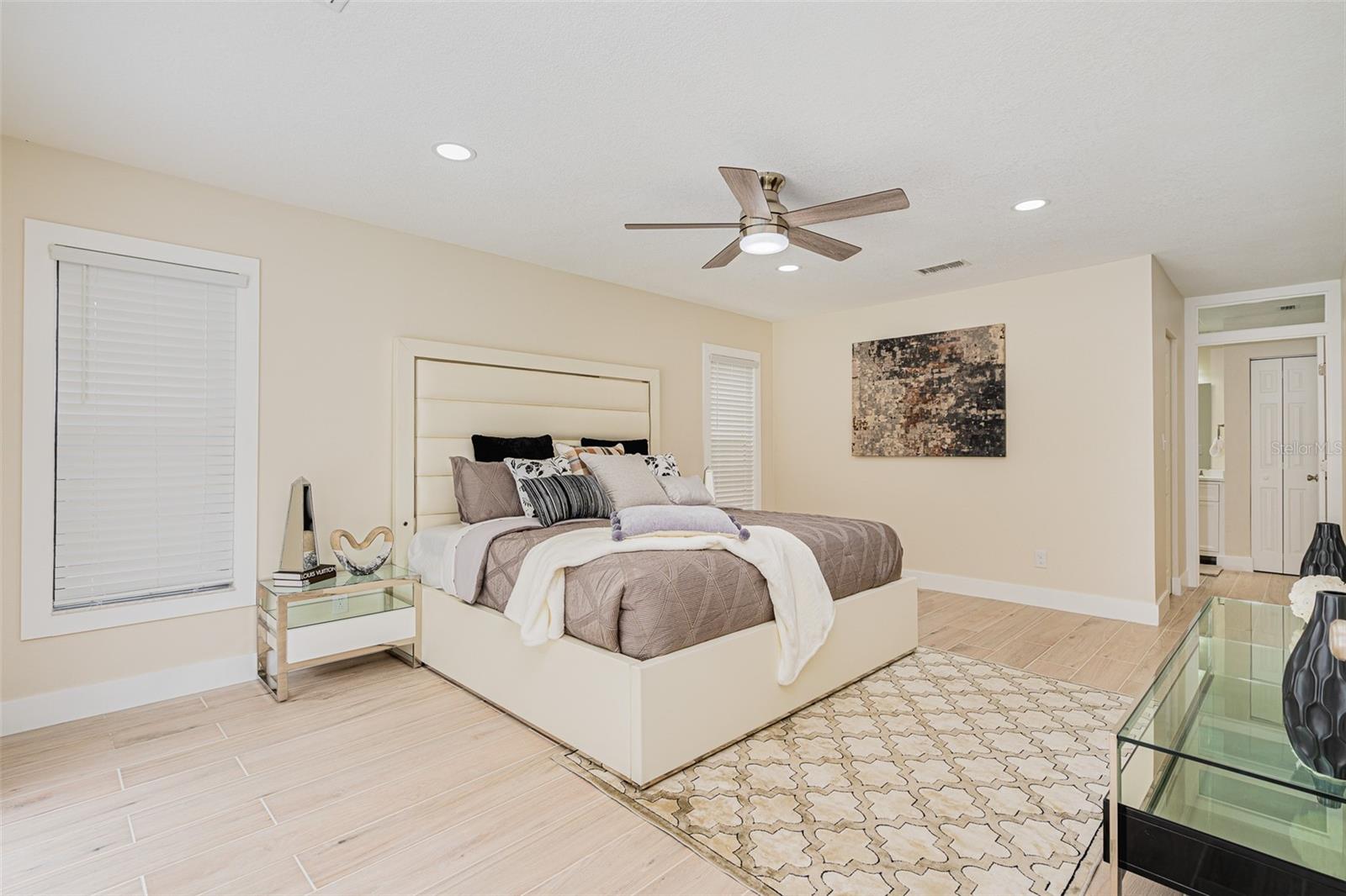 LIGHTHOUSE SHORES - Residential