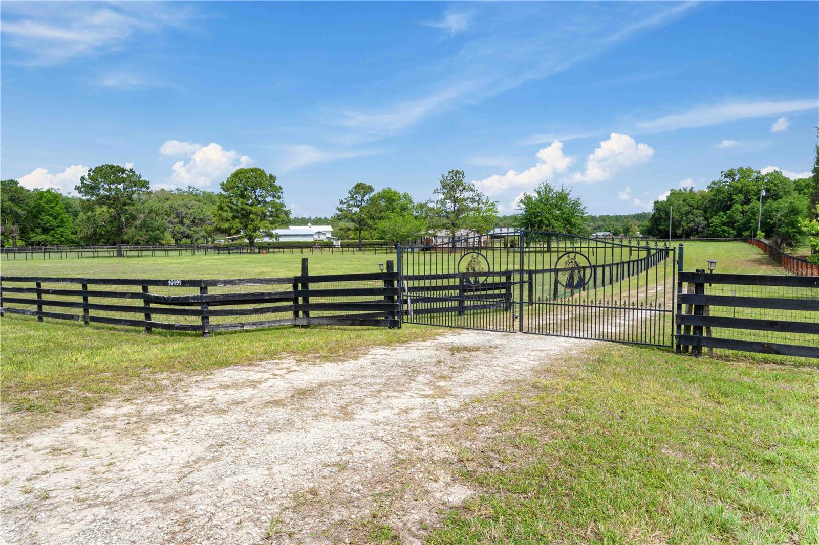 TRIPLE CROWN FARMS - Residential