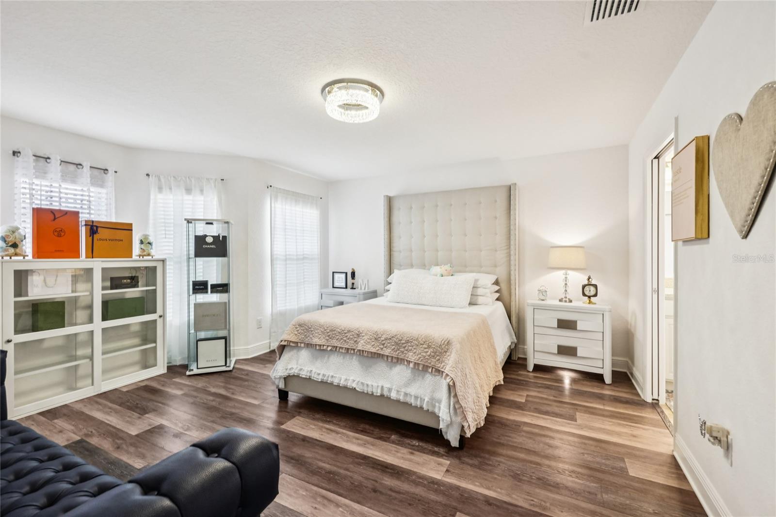 ENCLAVE/LAKESIDE LNDGS - Residential