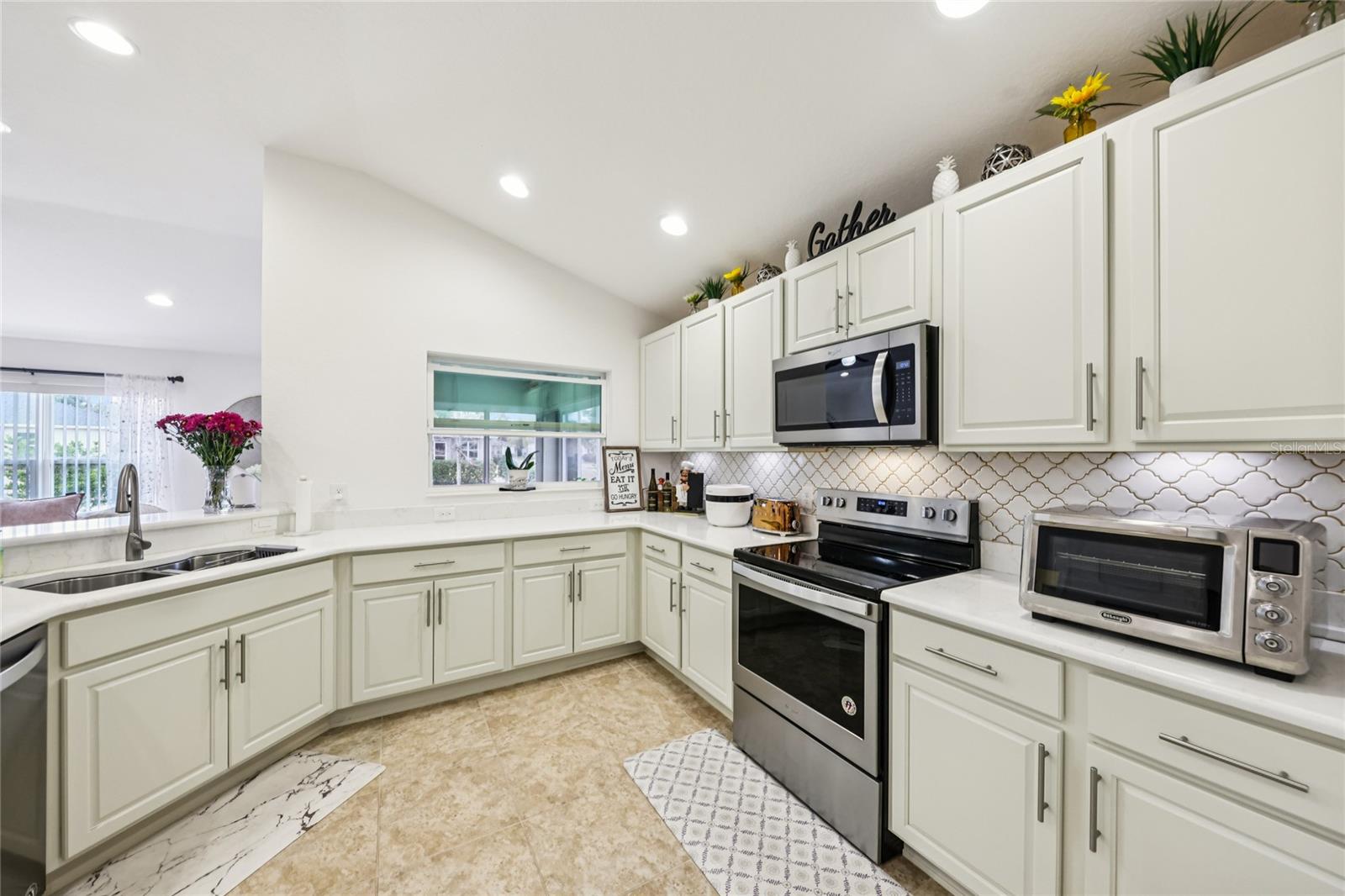 ENCLAVE/LAKESIDE LNDGS - Residential