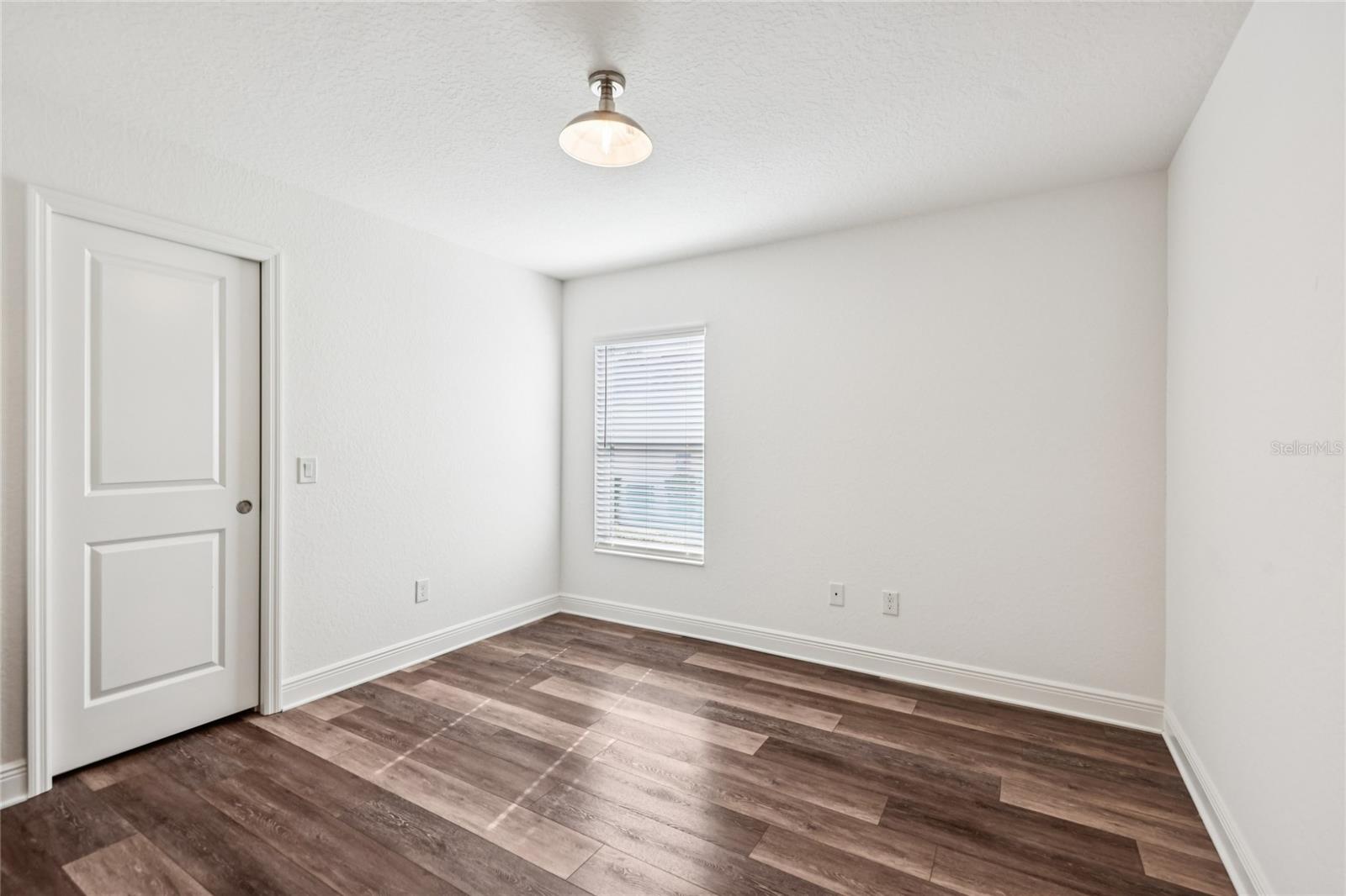 ENCLAVE/LAKESIDE LNDGS - Residential