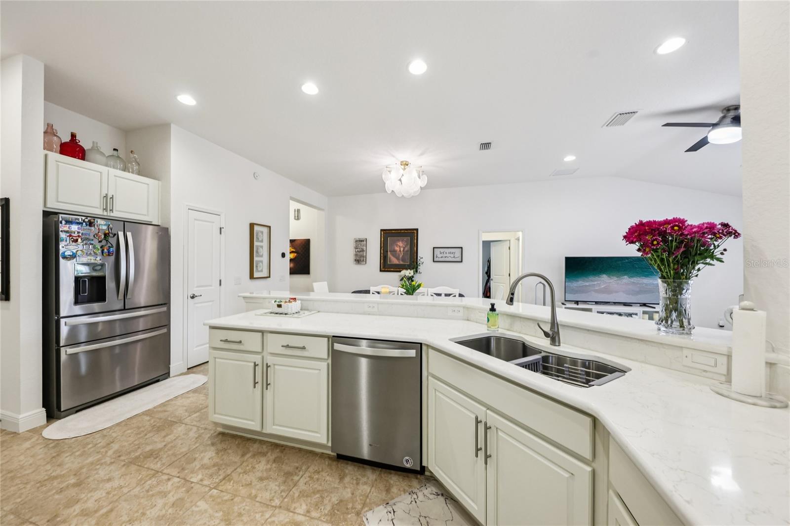 ENCLAVE/LAKESIDE LNDGS - Residential