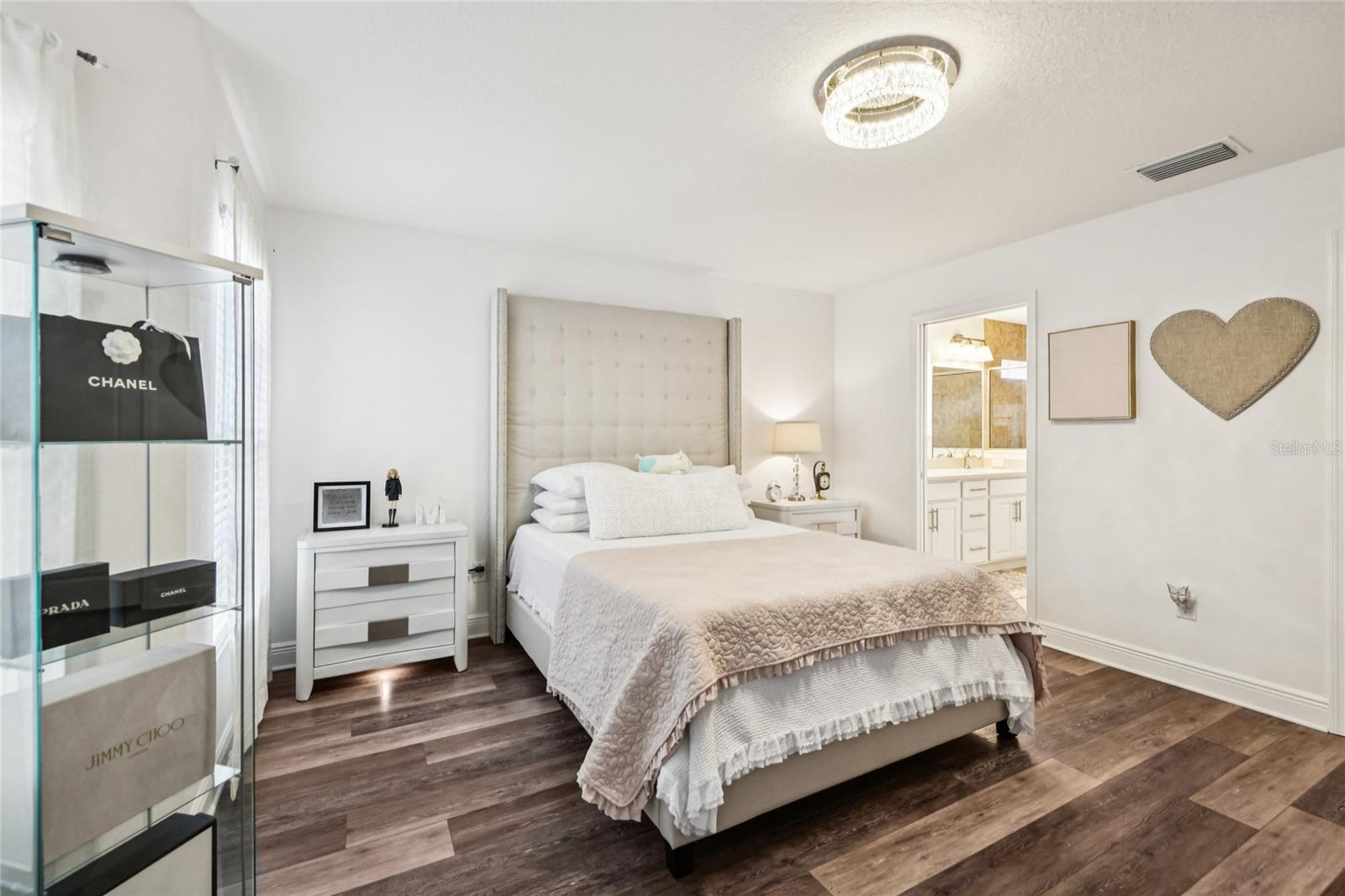 ENCLAVE/LAKESIDE LNDGS - Residential