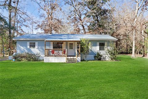 A home in FORT WHITE