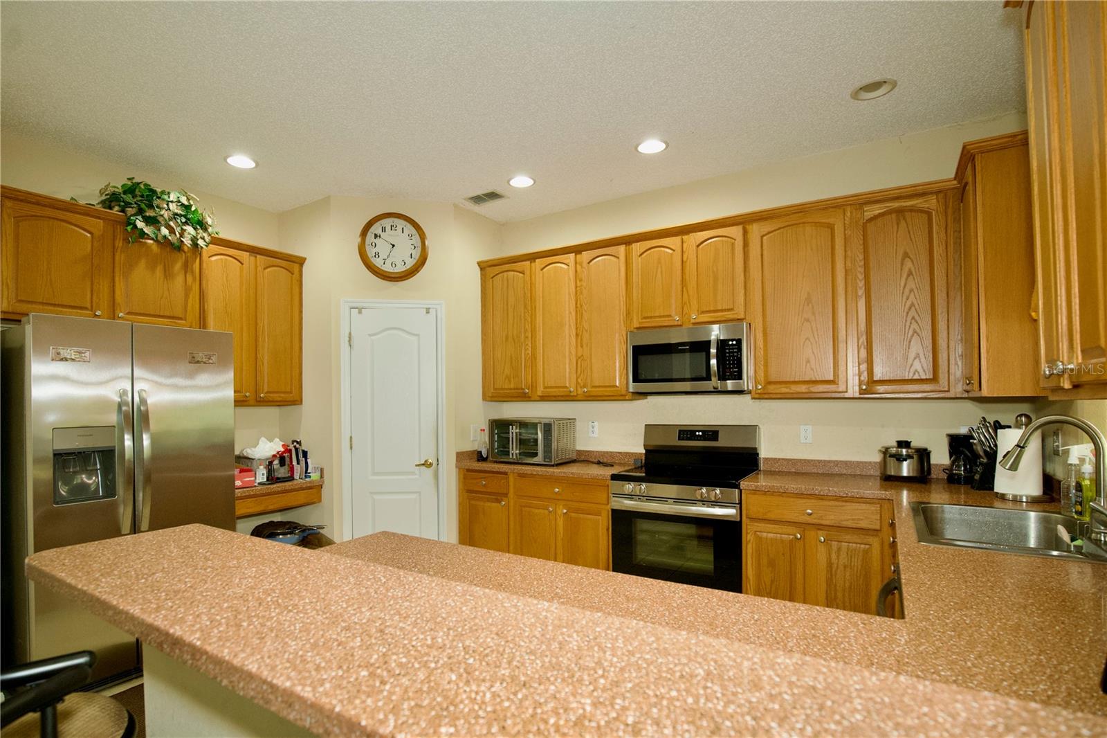 2038 OSWEGO DRIVE