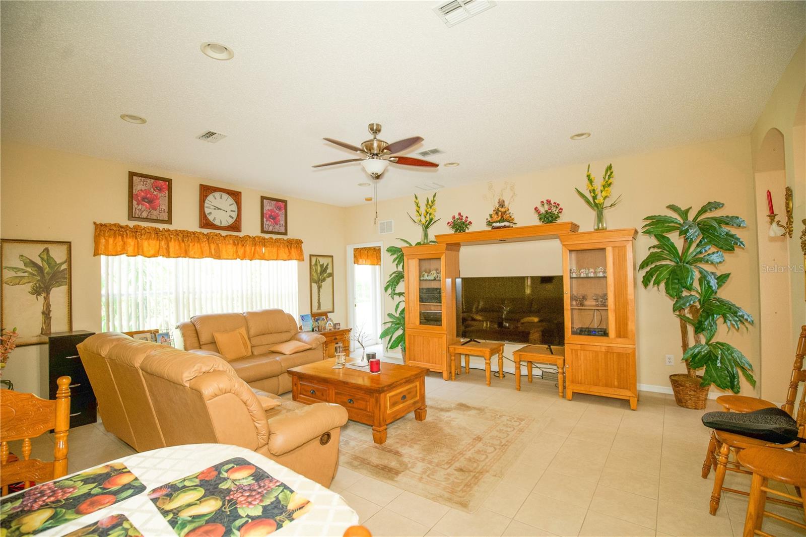 2038 OSWEGO DRIVE