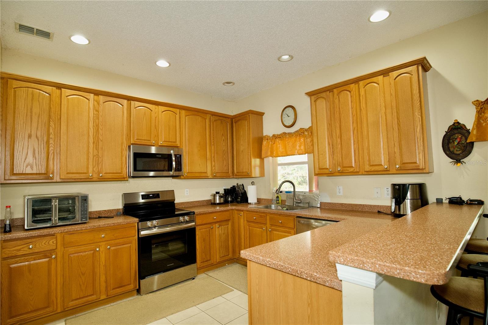 2038 OSWEGO DRIVE