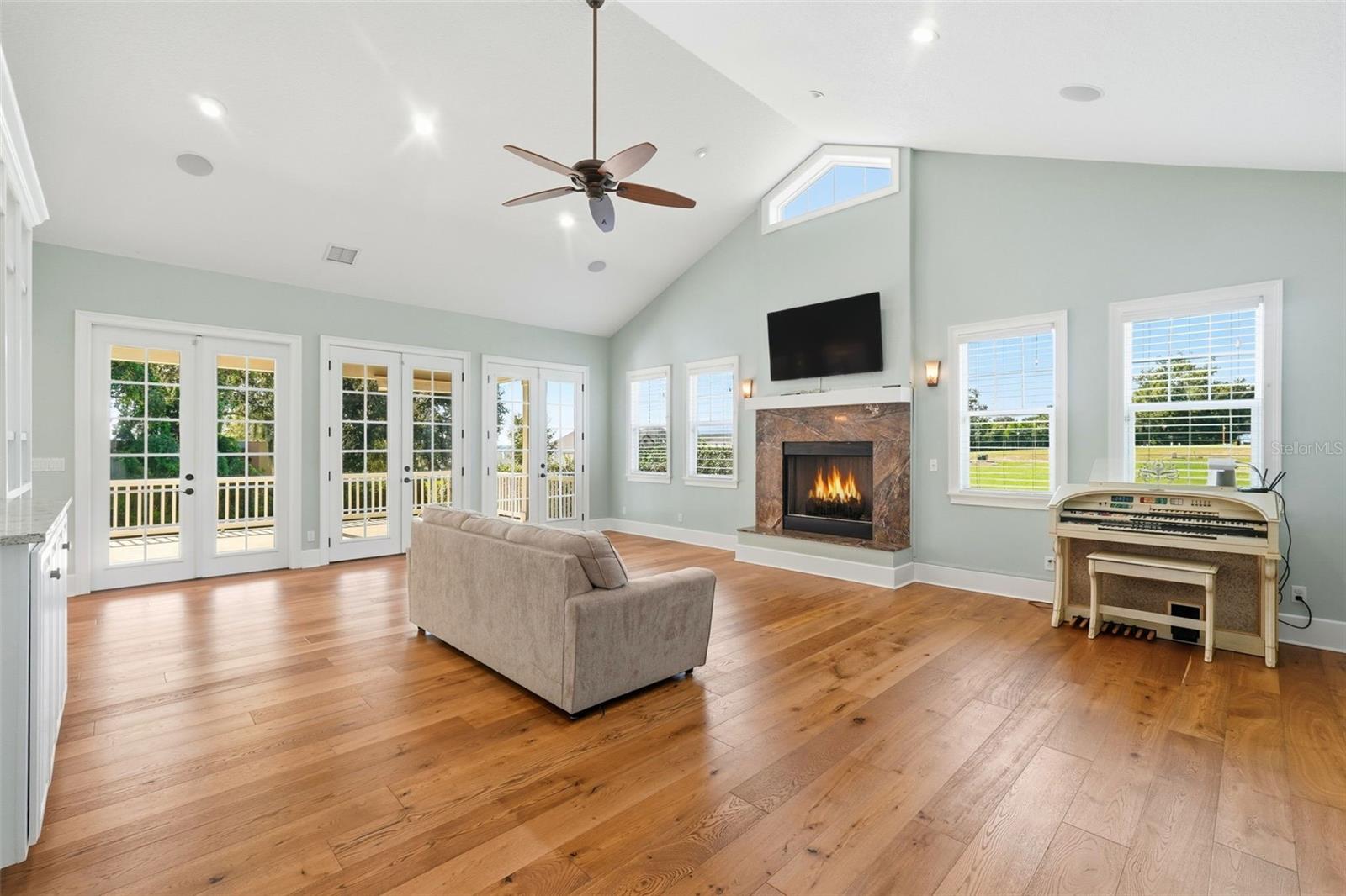 SUNSET SETTLE - Residential