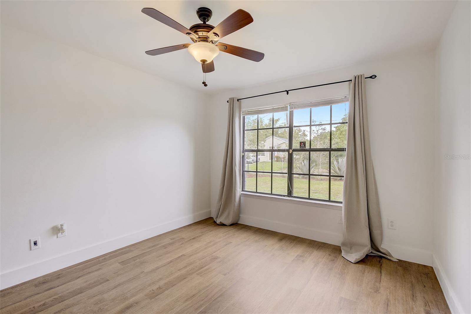 SUNSHINE GARDENS - Residential