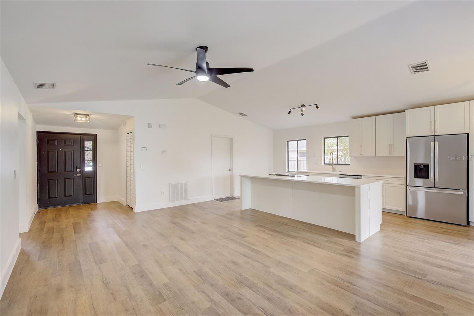 SUNSHINE GARDENS - Residential