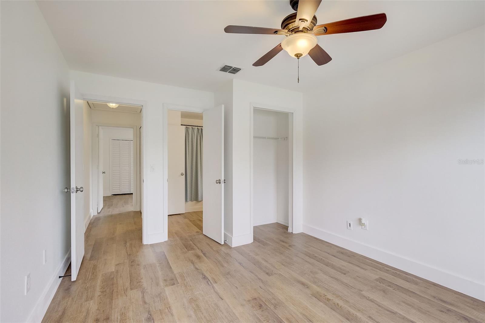 SUNSHINE GARDENS - Residential