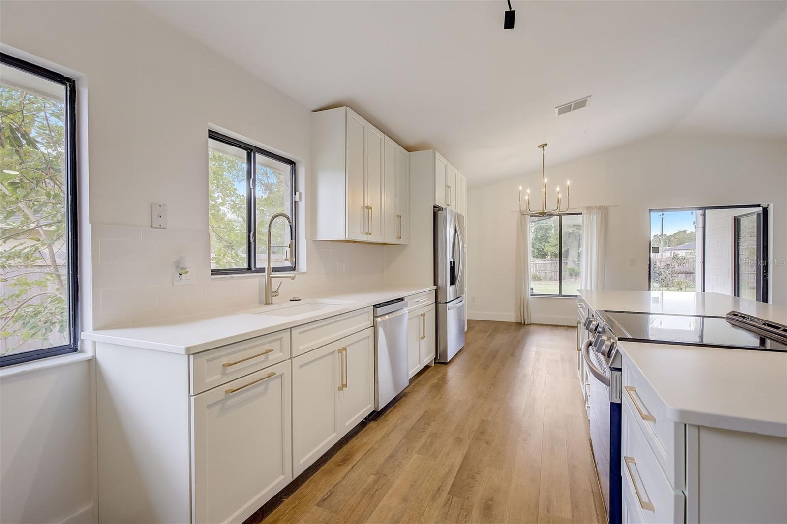 SUNSHINE GARDENS - Residential