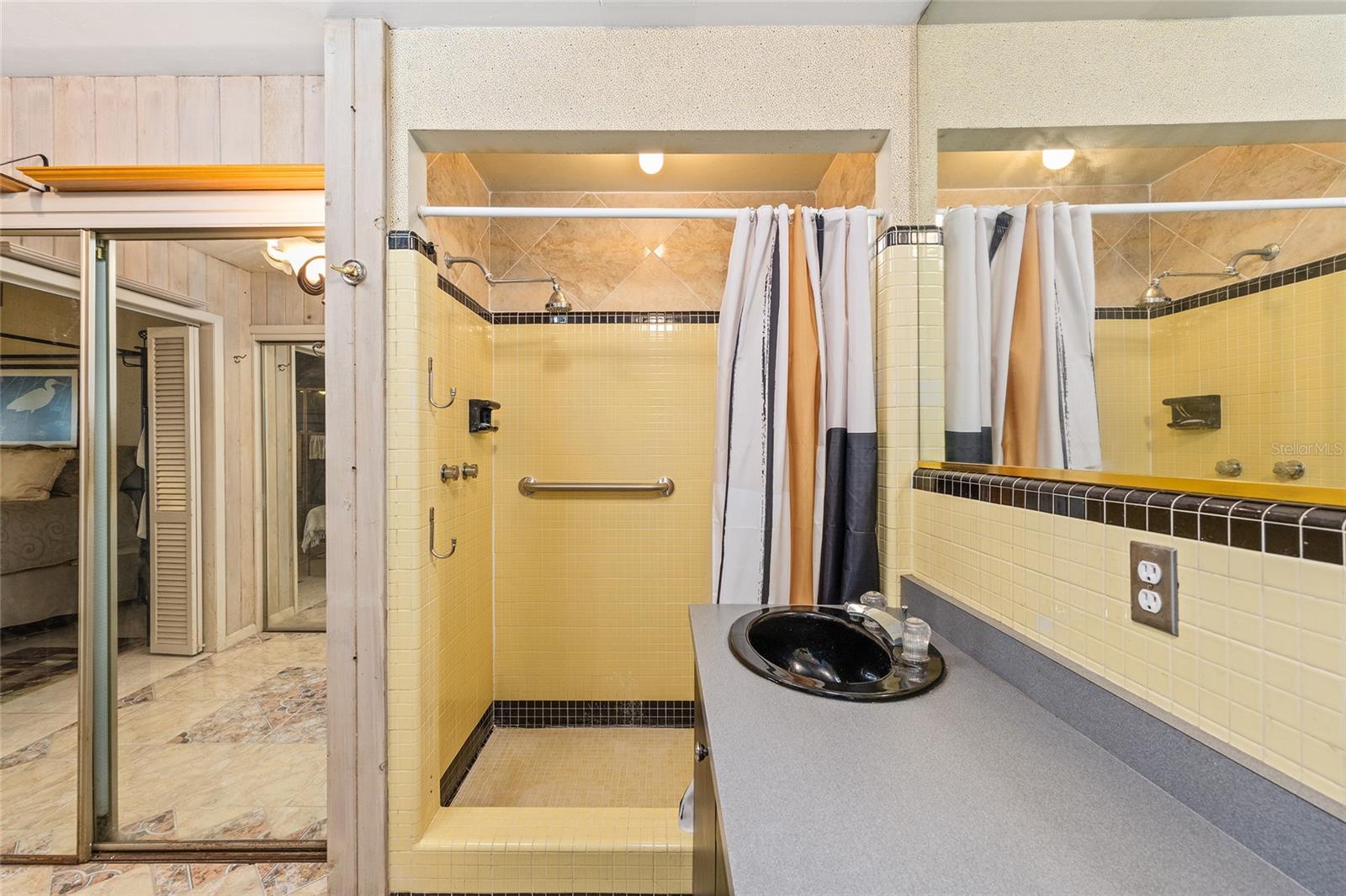 BIRD ISLAND - Residential