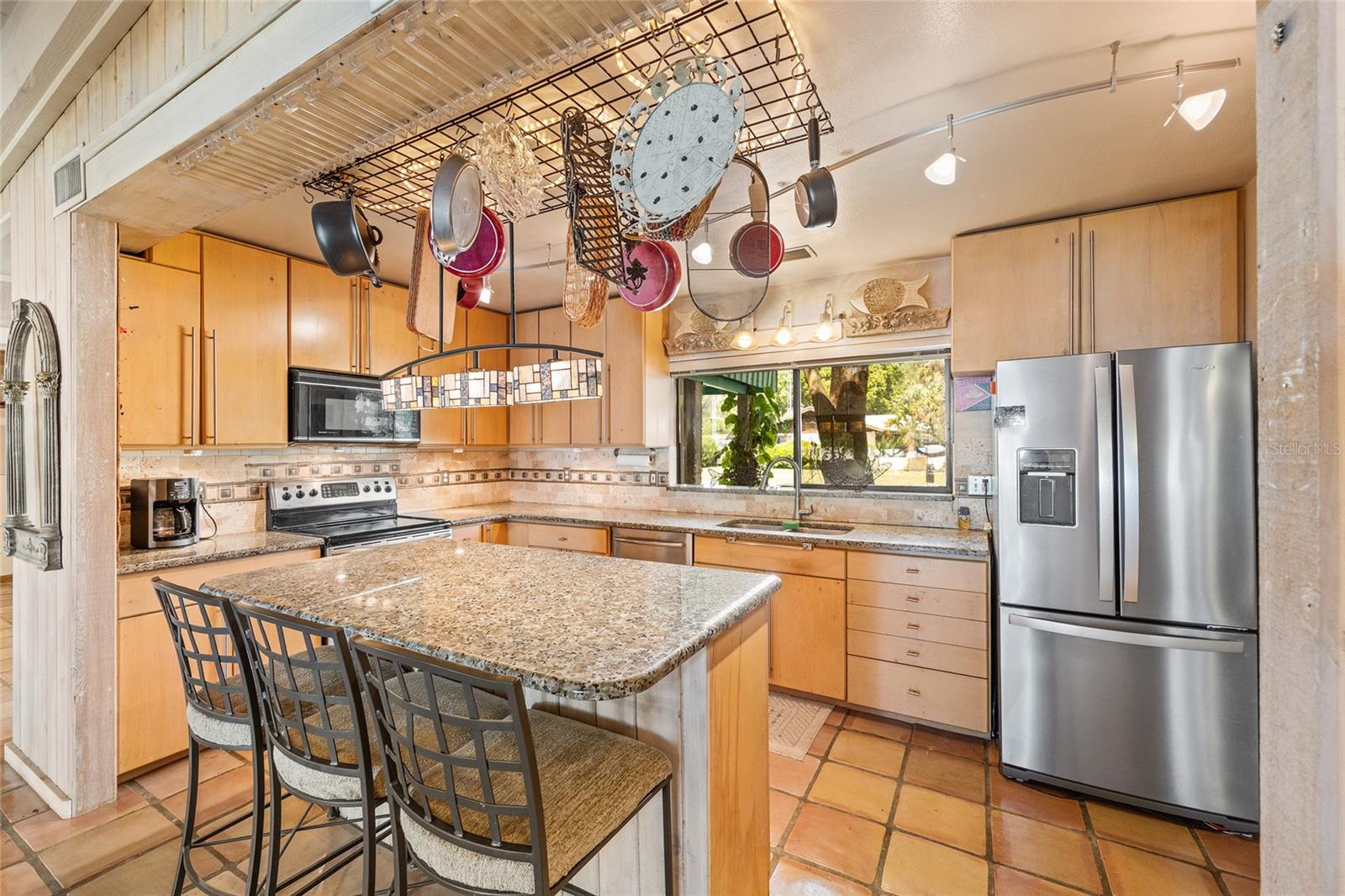 BIRD ISLAND - Residential