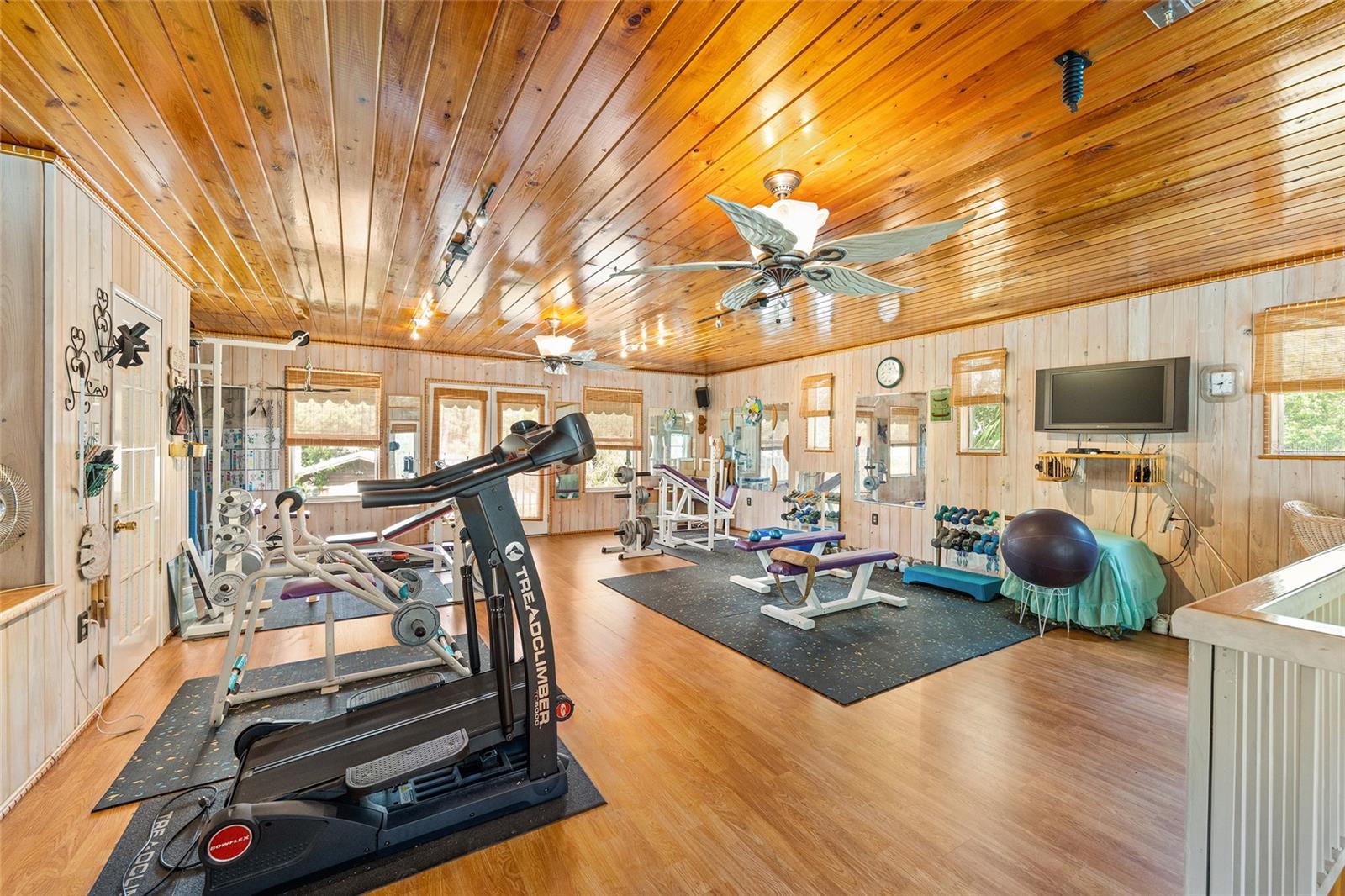 BIRD ISLAND - Residential