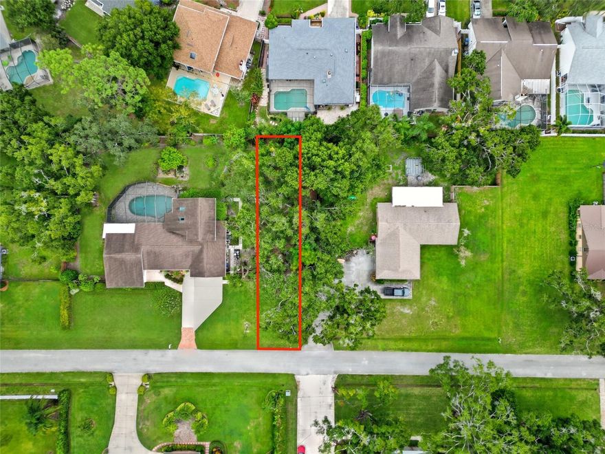 Vacant Lot in the Northdale/Lake Magdalene area tucked away on a quiet low traffic neighborhood. This is a
rare gem and won’t last long. Ideal for a Single Family homebuild, with proximity to schools, Parks, shops and
restaurants. One of a kind!