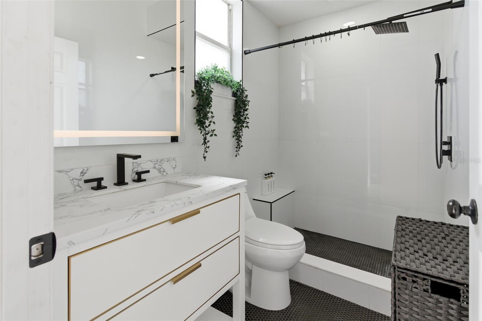 ROCKET CITYA - Residential