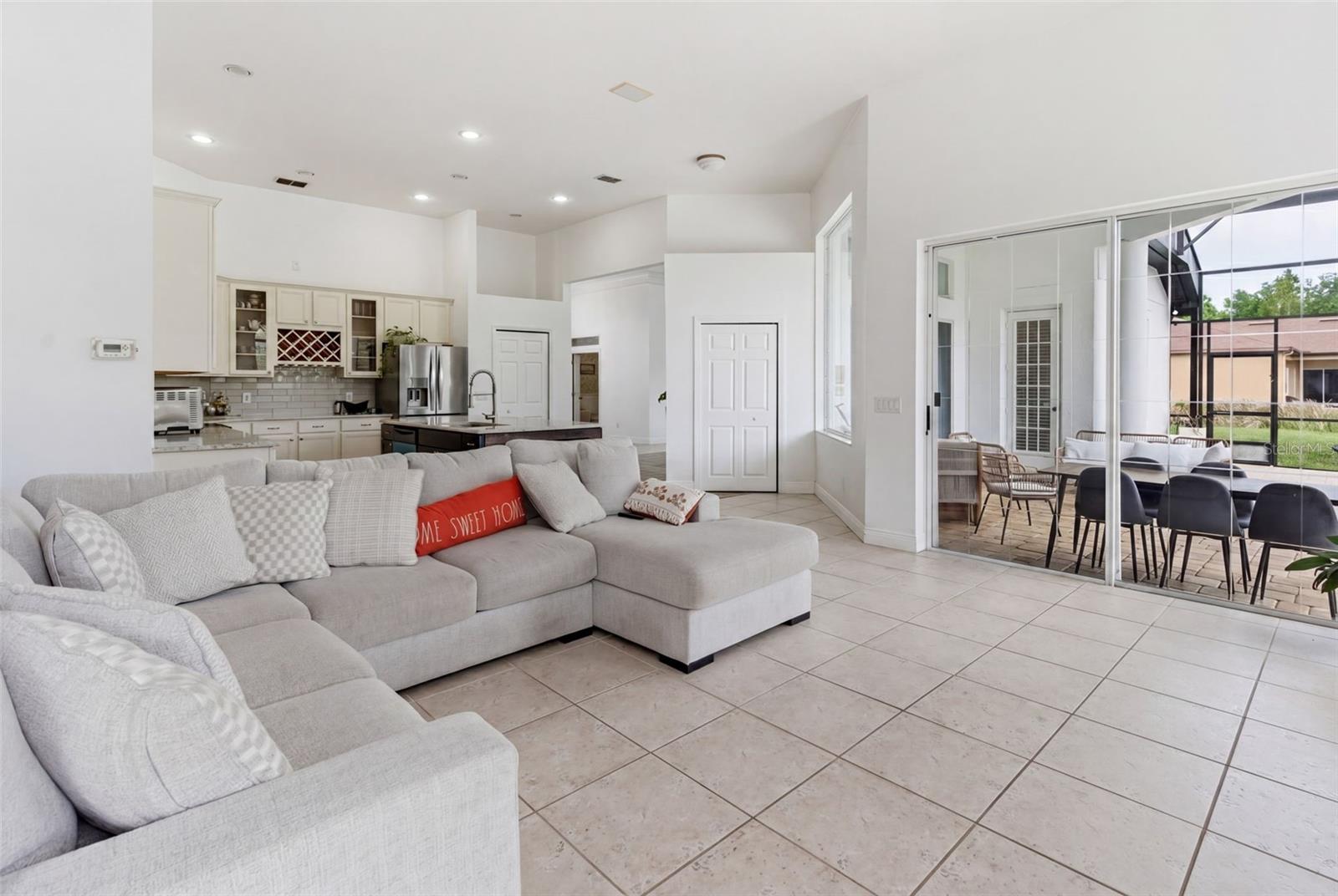 ROCKET CITYA - Residential