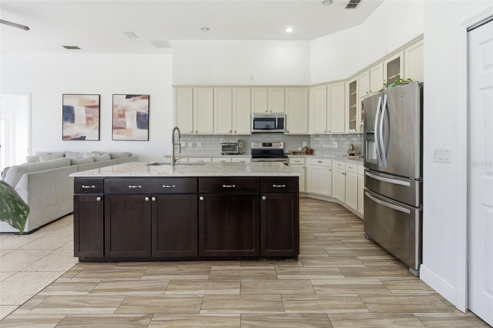 ROCKET CITYA - Residential