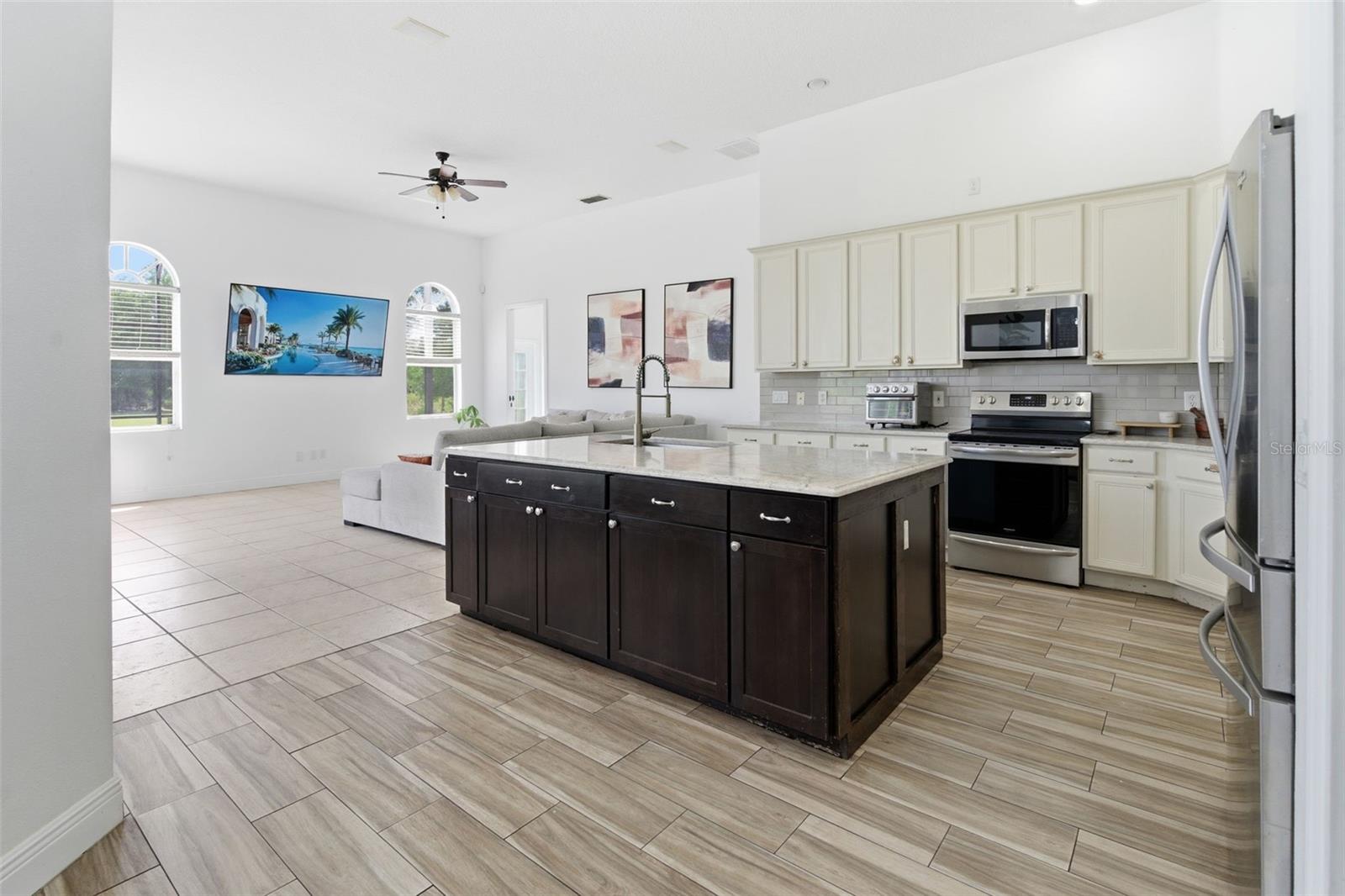 ROCKET CITYA - Residential