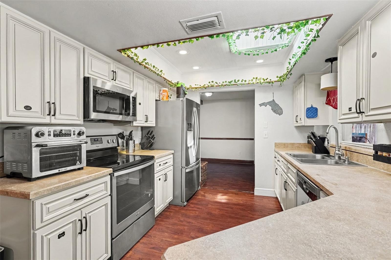 4800 ARCHER COURT