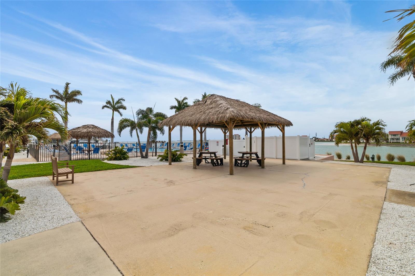 BAYWAY ISLES POINT BRITTANY FOUR - Residential