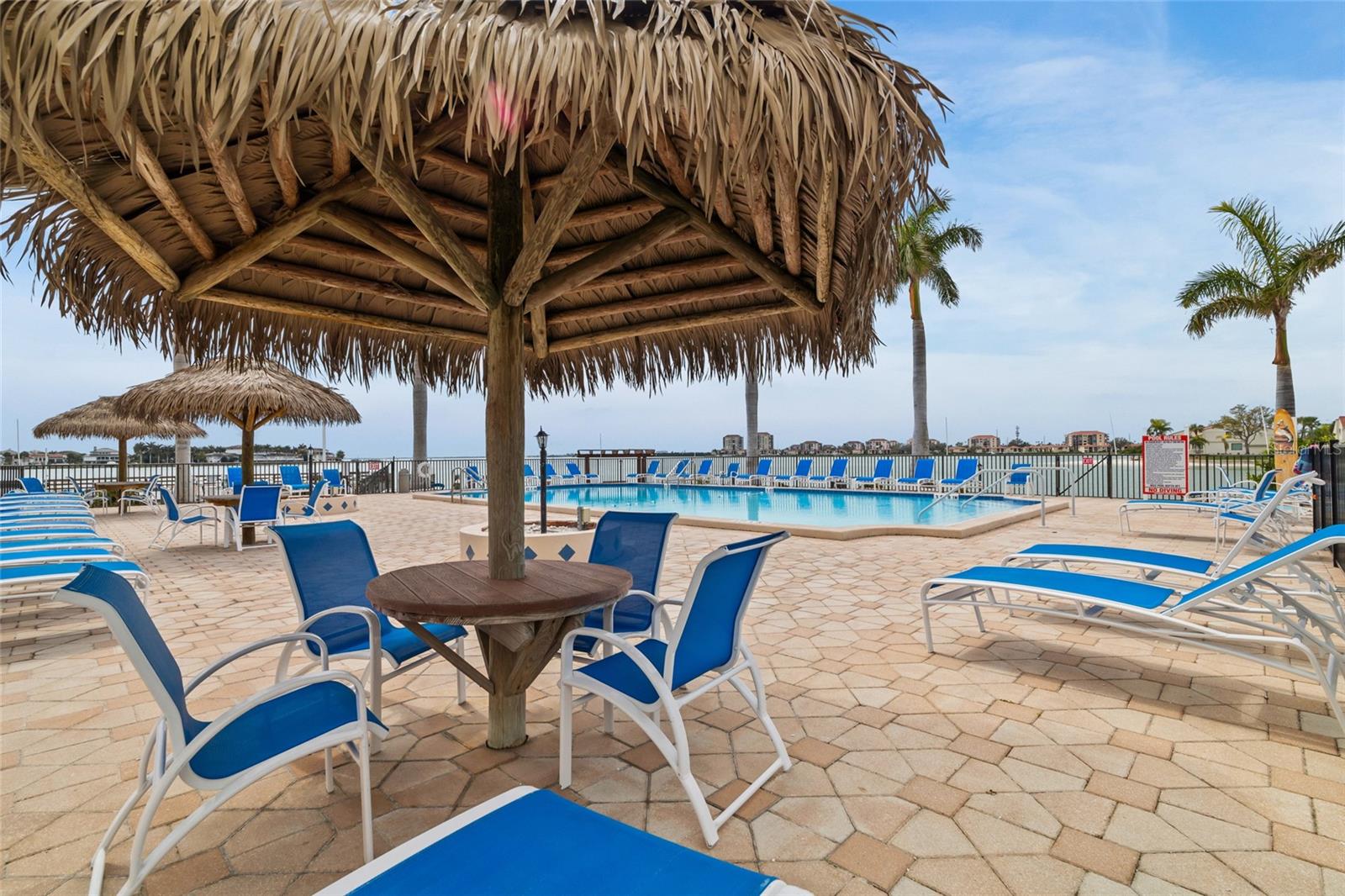 BAYWAY ISLES POINT BRITTANY FOUR - Residential